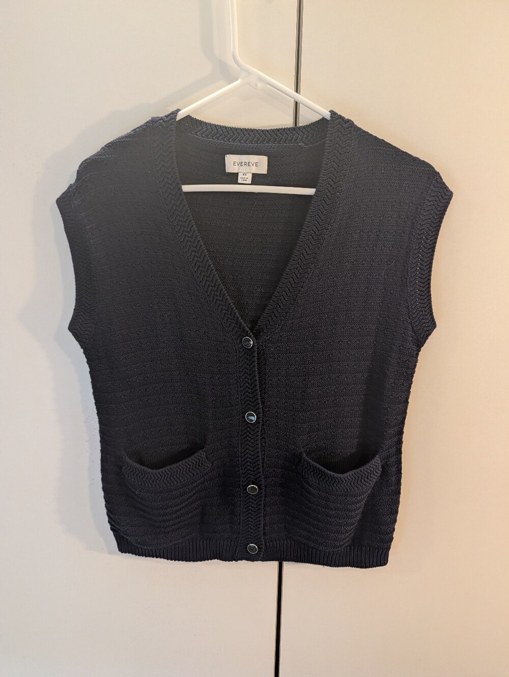 Evereve Navy Sleeveless Button-Front Knit Vest